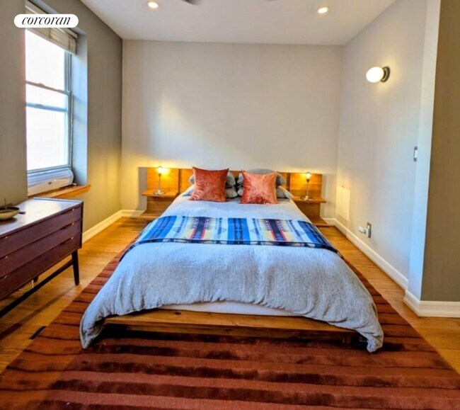 Foto del edificio - 811 Walton Ave