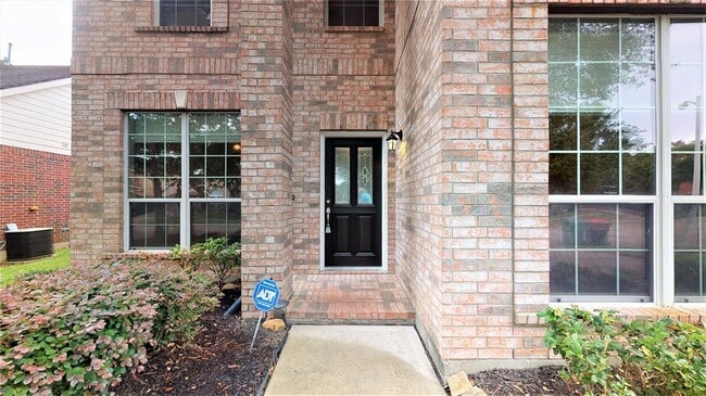 Building Photo - 26008 Kings Mill Crest Dr