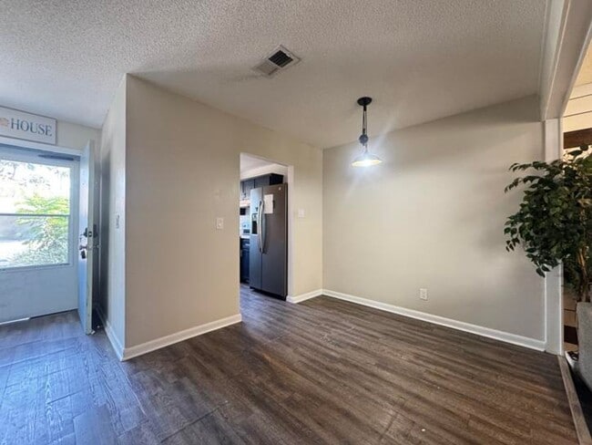 Building Photo - 29 Fair Oaks Cir