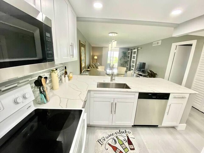 Building Photo - 6461 NW 2nd Ave