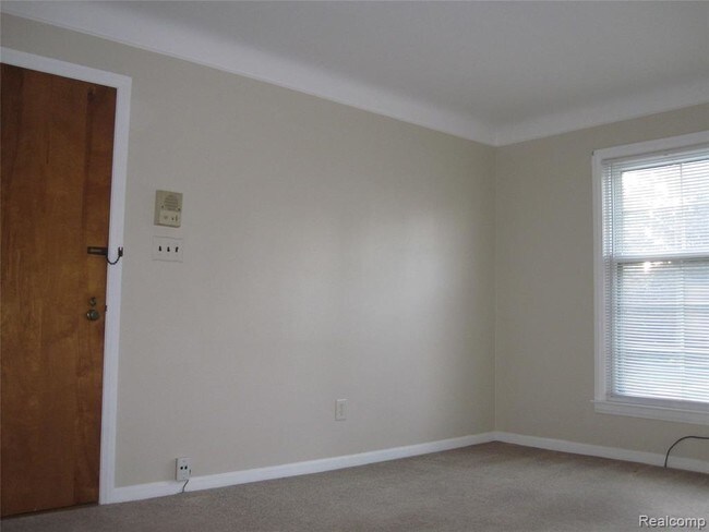 Foto del edificio - 21735 Snow Ave