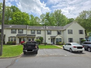 Building Photo - 3706 Cricket Cir