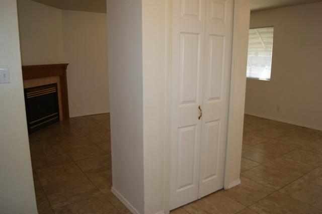 Building Photo - 7324 Syr Dr NE