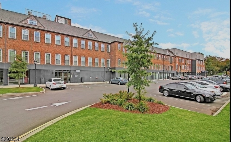Primary Photo - 120 George St