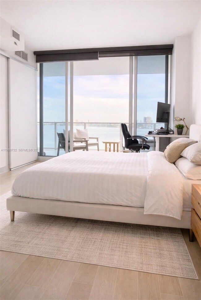 Foto del edificio - 2020 N Bayshore Dr