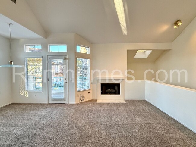 Foto del edificio - 12640 Springbrook Dr