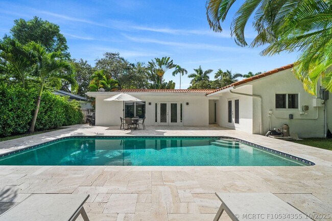 Foto del edificio - 326 Seven Isles Dr