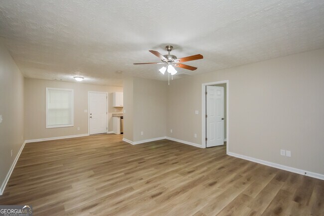Foto del edificio - 15 Whitehead Ct