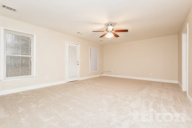 Foto del edificio - 605 Kaylins Ct SW