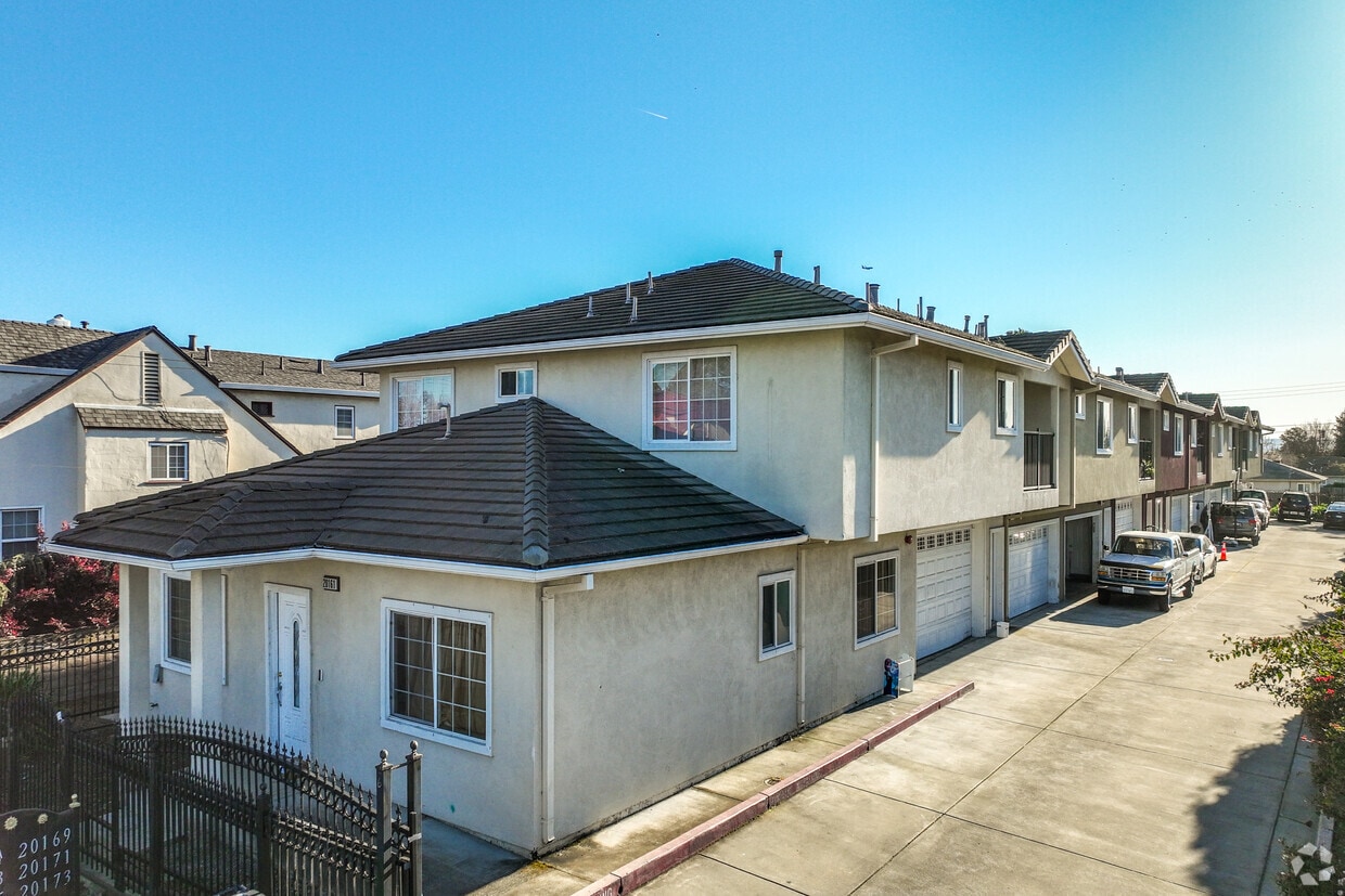 Primary Photo - 20161-20173 Royal Ave