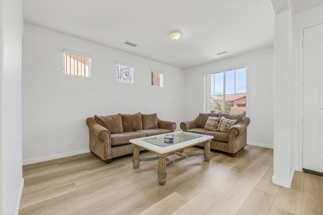 Building Photo - 81441 Avenida Gonzales