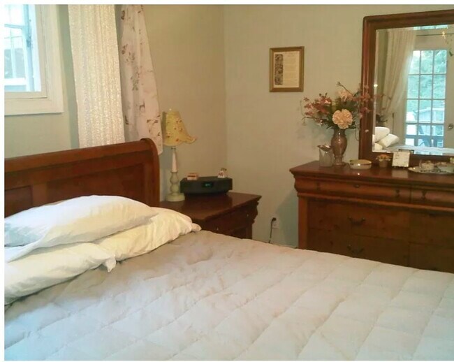 Foto del edificio - 89 Florida Hill Rd