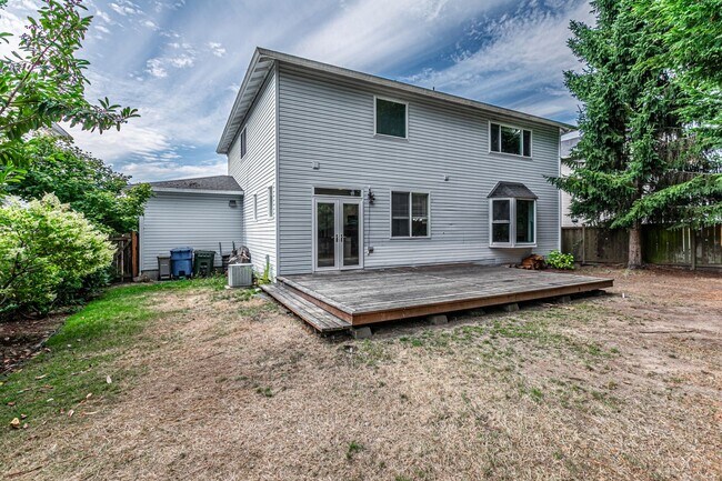 Foto del edificio - Beautiful home near Clark Lake Park!