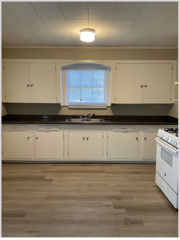 Foto del edificio - 404 Vivion St