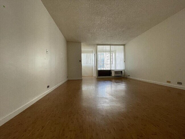 Foto del edificio - PACIFIC GRAND studio, sec, A/C, lanai, poo...
