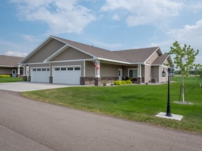 Building Photo - 628 Tree Farm Ln