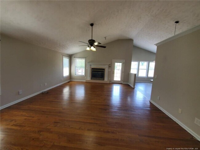 Building Photo - 6070 Camden Rd