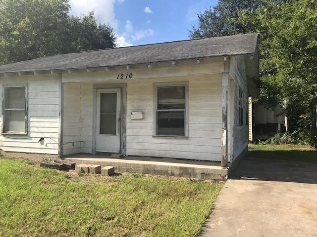 Primary Photo - 1210 Live Oak St