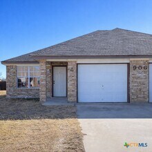 Building Photo - 506 Primrose Dr