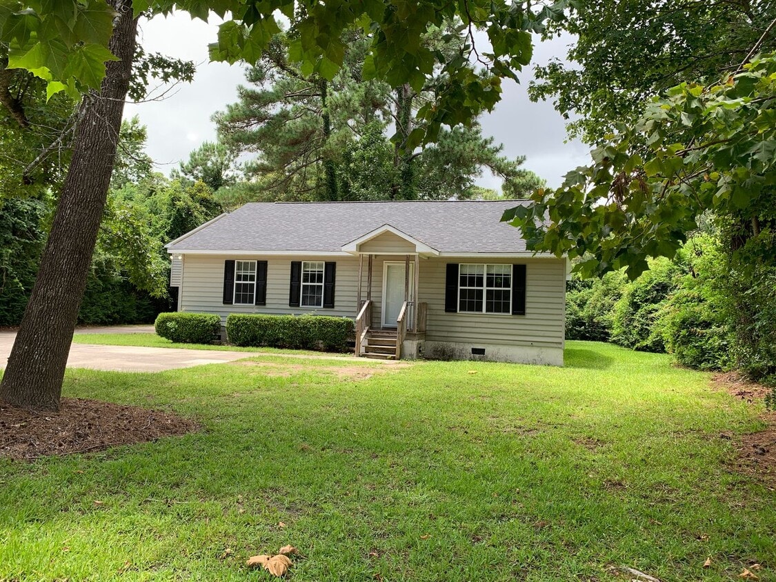 Photo - 2112 Wisteria Drive Available Now!