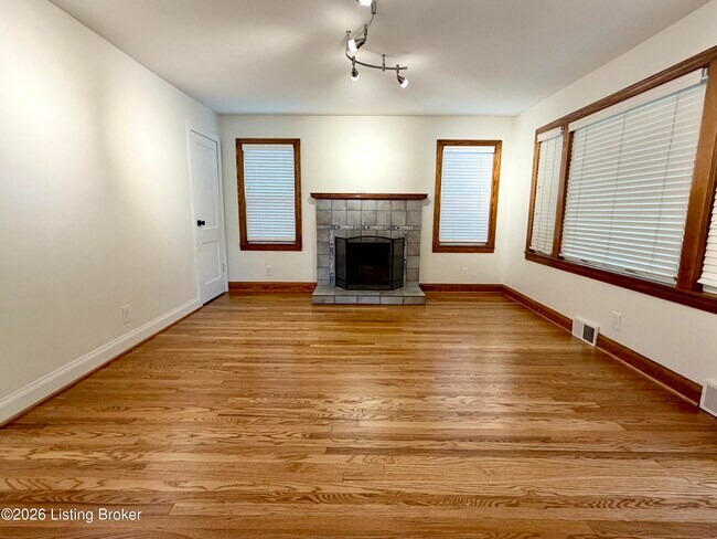 Foto del edificio - 2219 Woodbourne Ave