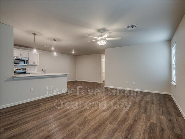 Building Photo - 1325 Morton Ave