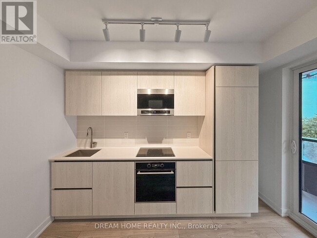 Photo du bâtiment - 120 Broadway Ave