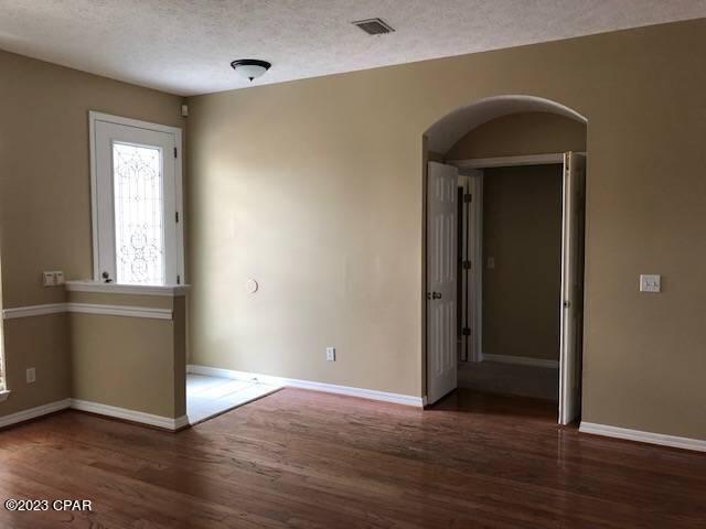 Building Photo - 1306 Vermont Ave