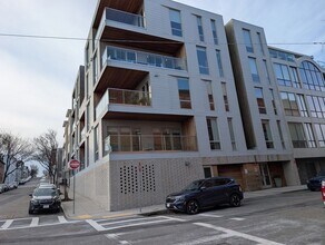 Building Photo - 537 E 2nd St