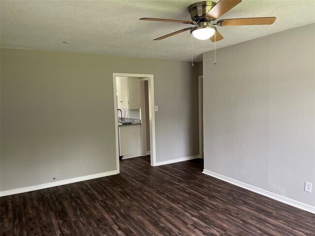 Foto del edificio - 7237 Boggess Rd