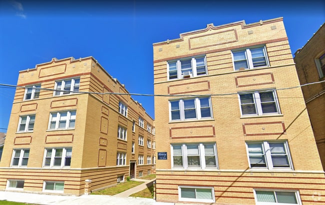 Building Photo - 4413 N Kenneth Ave