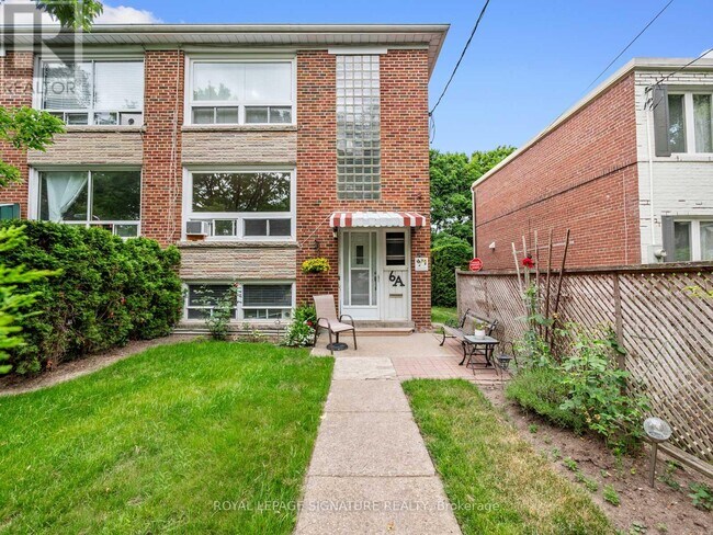 Photo du bâtiment - 6 A Rowley Ave