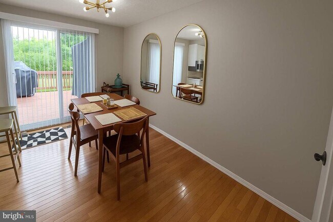 Foto del edificio - 12442 Quail Woods Dr