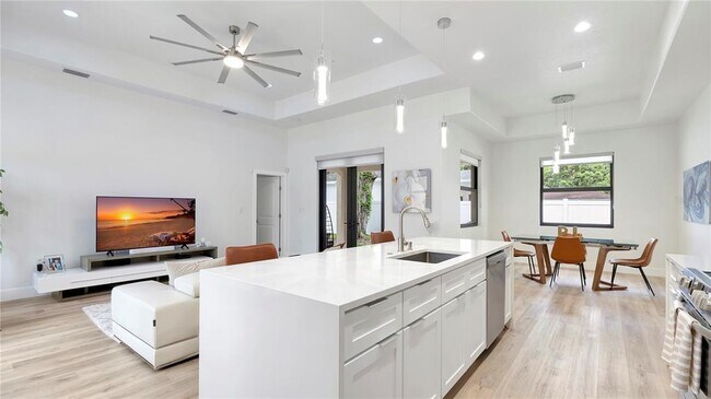 Foto del edificio - 306 E Clay Ave