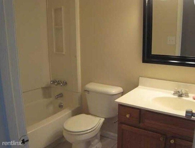Building Photo - 5 br, 3 bath House - 6802 Hollow Creek Court