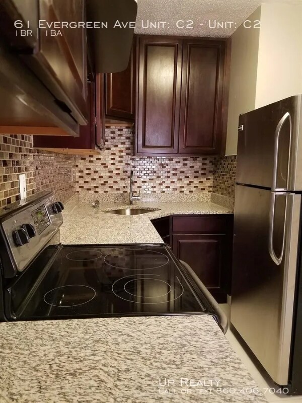 Foto del edificio - 59-61 Evergreen Ave