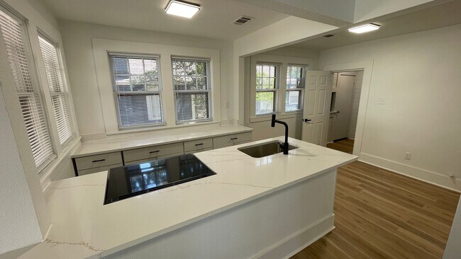 Foto del edificio - 1720 N Grant St