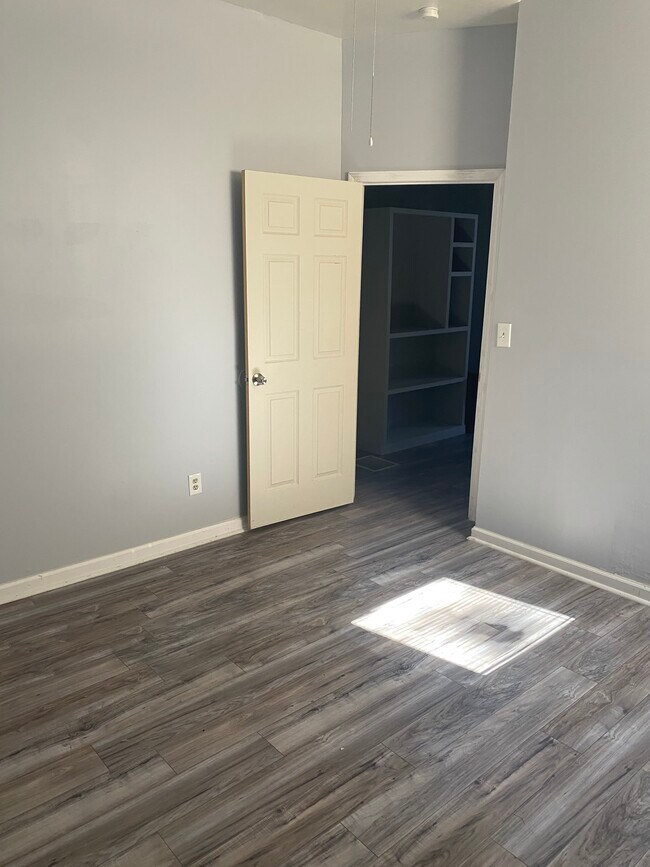 Foto del edificio - 3209 Iowa Ave