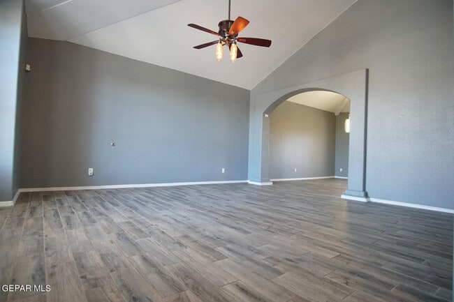 Building Photo - 528 Cactus Crossing Dr