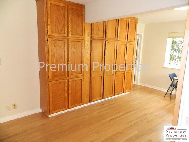 Building Photo - 53 Brookside Rd