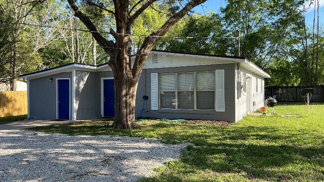 Building Photo - 7086 Queen of Hearts Ct