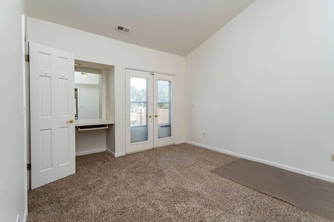 Foto del edificio - Serene Mountain View Condo with Sunlit Spa...