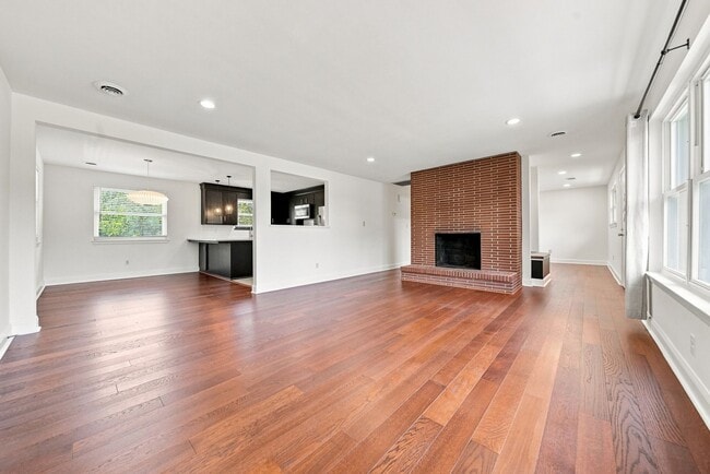 Building Photo - 4029 6th St Dr NW