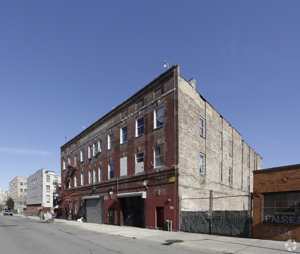 Foto principal - 281 N 7th St