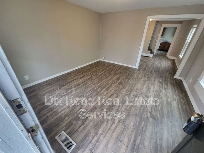 Photo - 626 Ross Avenue House
