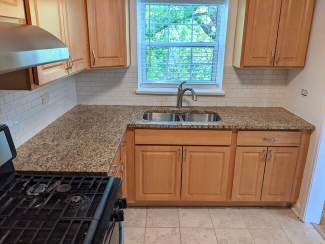 Foto del edificio - 1216 Harvard Terrace