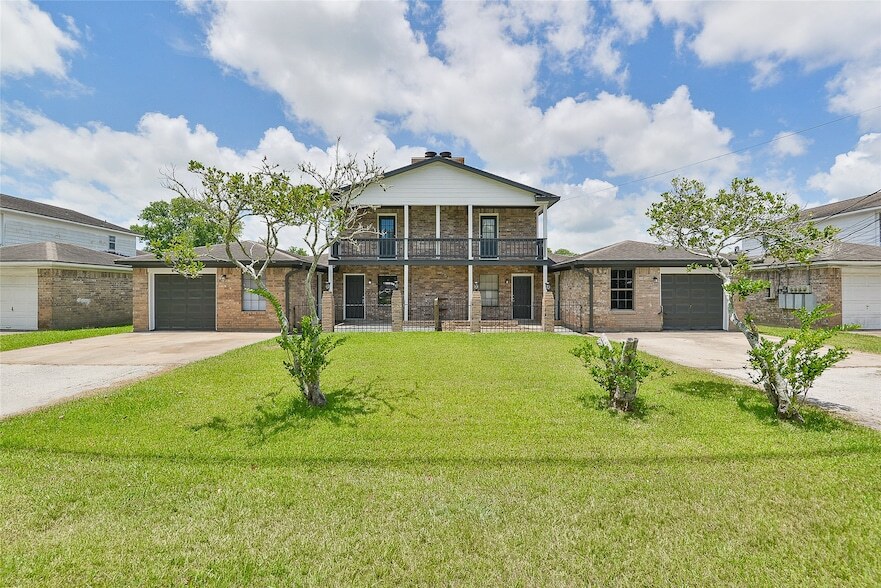 Photo - 4504 Avenue L