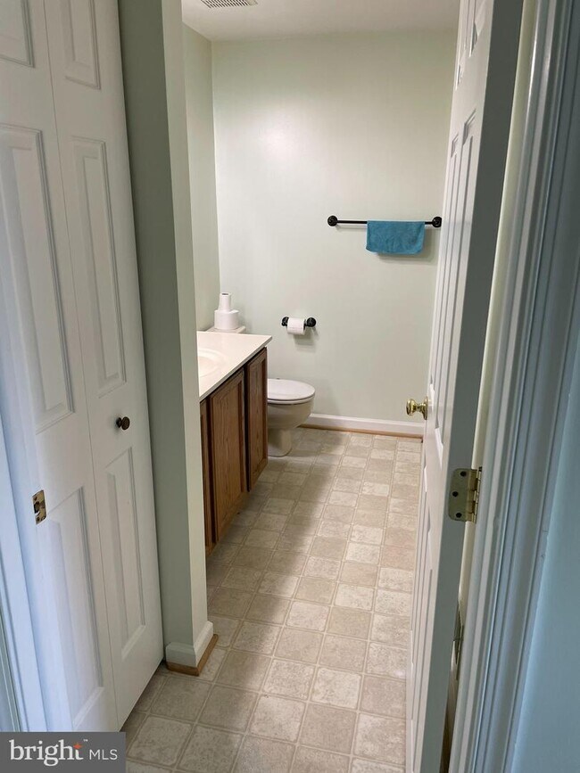 12871 Effingham Ct, Woodbridge, VA 22192 Townhouse for Rent in Woodbridge, VA