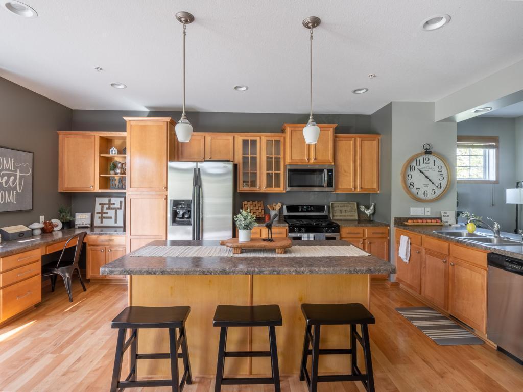 Foto principal - 8451 Emery Pkwy N
