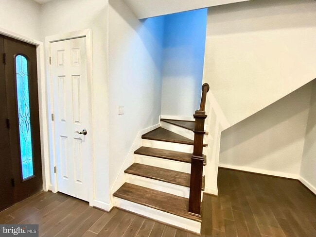 Building Photo - 7102 Woodley Ln